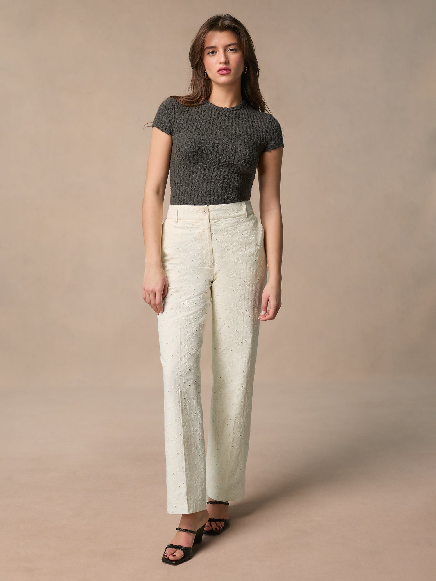 Pantaloni AMALE Pantaloni AMALE